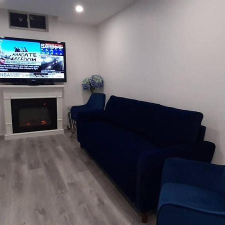 2 Bedrooms 2 Washrooms 2 Parking Spots Basement Apartment Нюмаркет Екстериор снимка