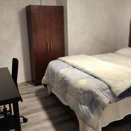 2 Bedrooms 2 Washrooms 2 Parking Spots Basement Apartment Нюмаркет Екстериор снимка