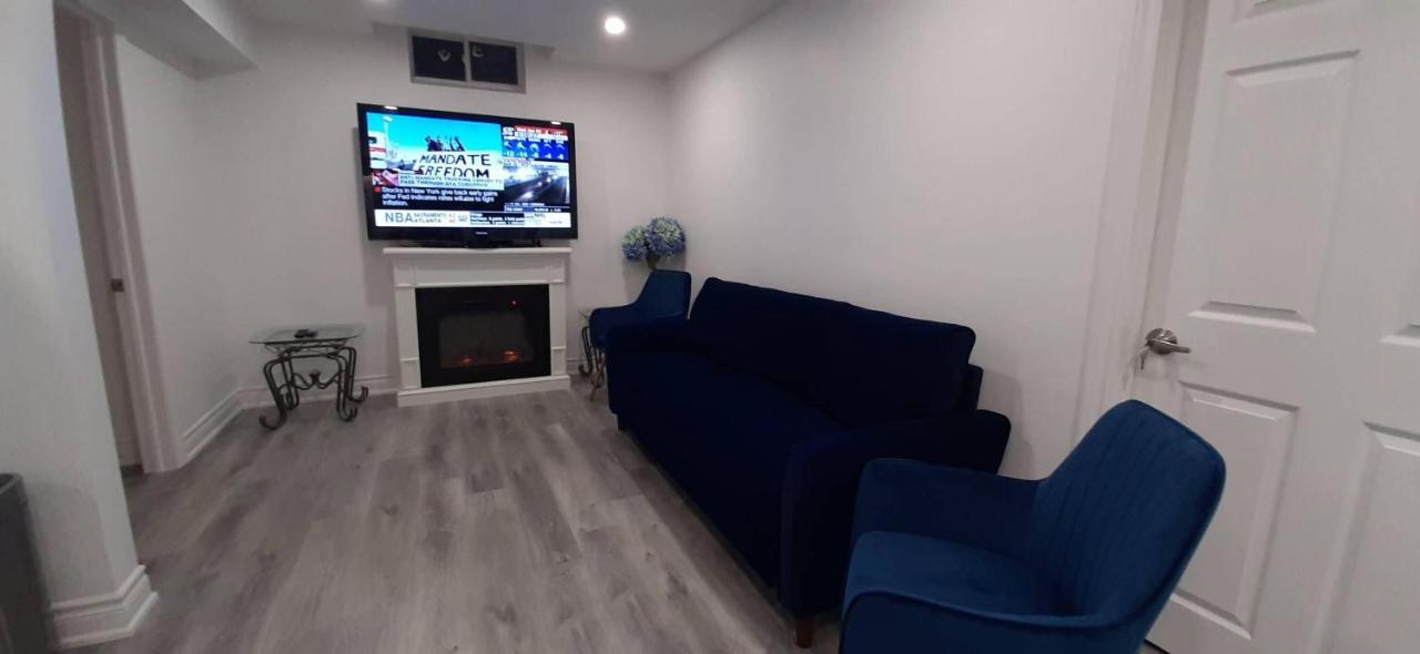2 Bedrooms 2 Washrooms 2 Parking Spots Basement Apartment Нюмаркет Екстериор снимка